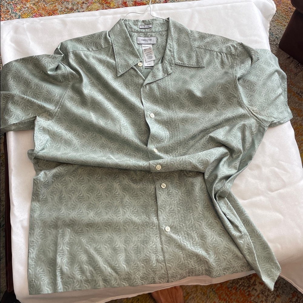 Claiborne Men's Light Green Patterned Button Down Shirt short sleeved 💯 SILK - Picture 6 of 7